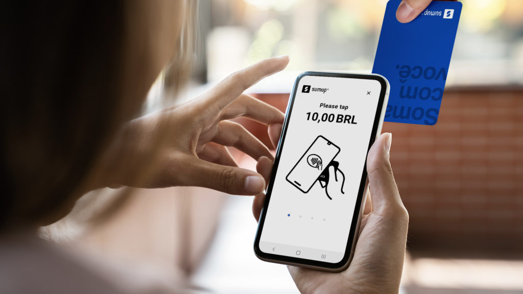 Tap on Phone é uma forma de pagamento por aproximação em que o celular do vendedor é utilizado como maquininha de cartão, como o SumUp Tap, TapTon e NuTap.